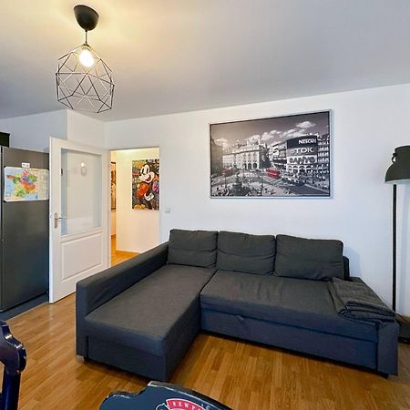 Les Paves De Prague - Appartement Pour 4 A 10 Minutes De Disneyland Paris Montevrain Exterior photo