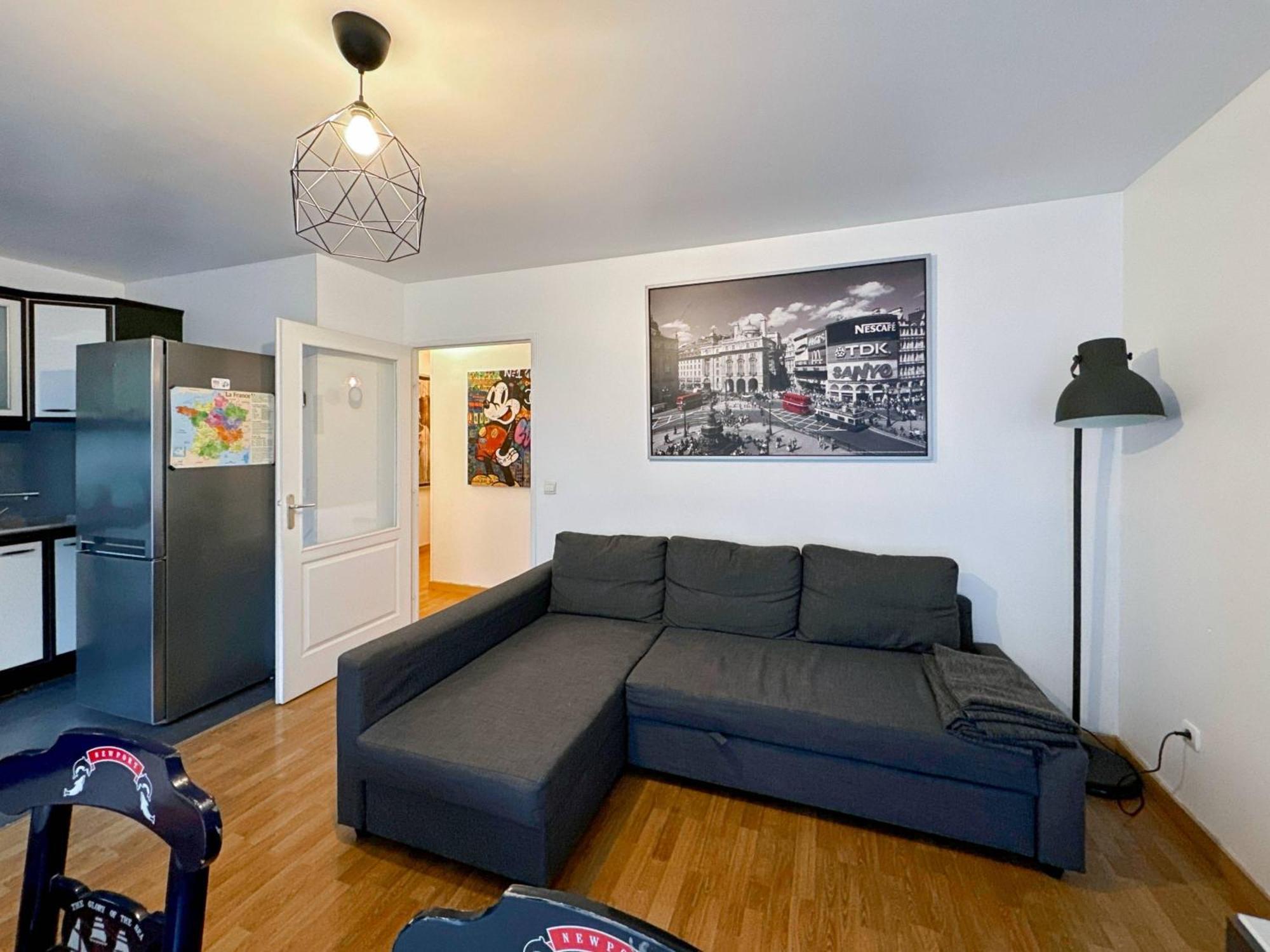 Les Paves De Prague - Appartement Pour 4 A 10 Minutes De Disneyland Paris Montevrain Exterior photo