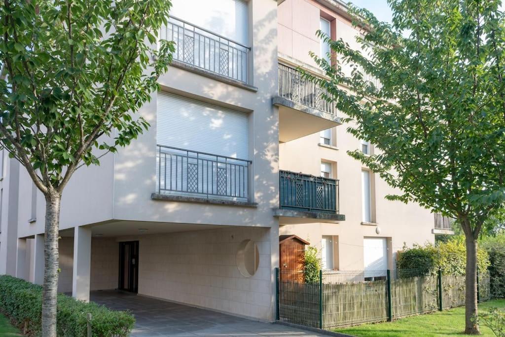 Les Paves De Prague - Appartement Pour 4 A 10 Minutes De Disneyland Paris Montevrain Exterior photo